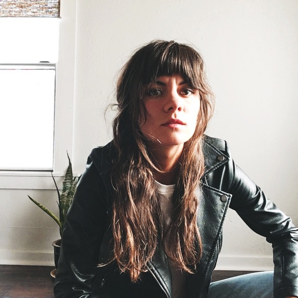 Meet your Posher, Lauren - Picture 6 of 9